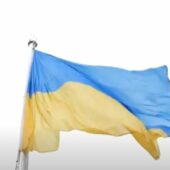 Над обласним центром Закарпаття замайорів найвищий в області жовто-блакитний стяг (ФОТО, ВІДЕО)