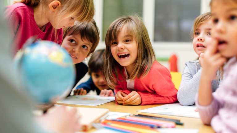 Як працювати з першокласниками та батьками: круті поради та активності від вчительки