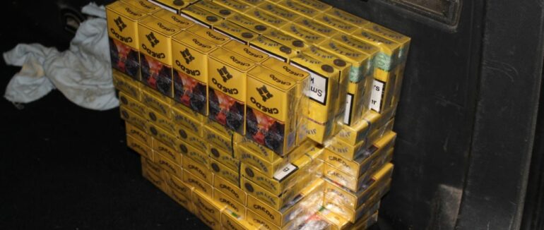 Окрім штрафу, вилучили і автомобіль: на Закарпатті іноземець намагався перемістити через кордон тютюнову контрабанду