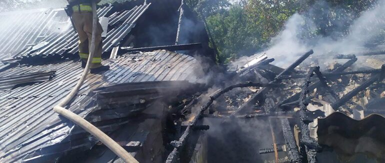 Пожежа у одноповерховому будинку: у Виноградові горіла квартира