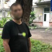 Фармацевтичний споживач: в Ужгороді затримали підозрілого чоловіка