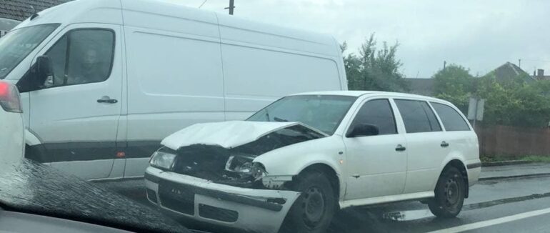 На Мукачівщині трапилася ДТП: зіштовхнулися іномарки Skoda Octavia та Toyota