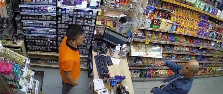 Викрав з каси 18 тисяч гривень: в Ужгороді затримали раніше судимого крадія