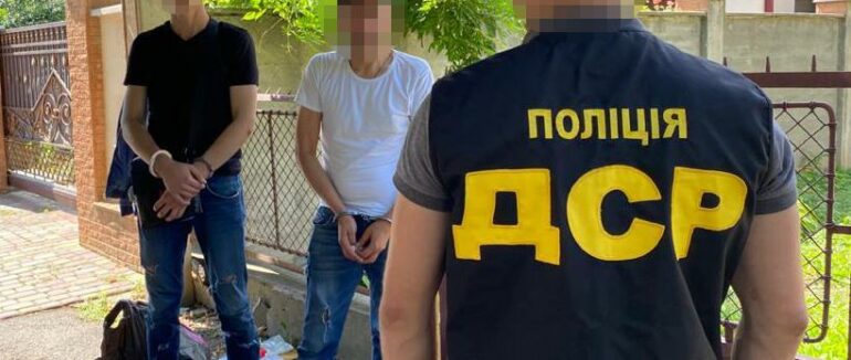 На Закарпатті затримали угруповання серійних крадіїв