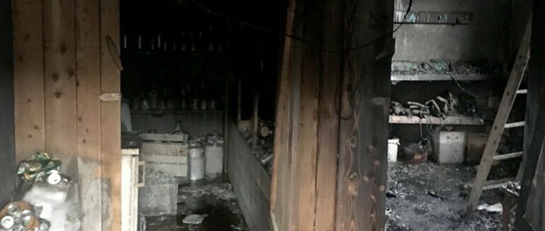 Закарпатські ратувальники врятували житловий будинок від загорання