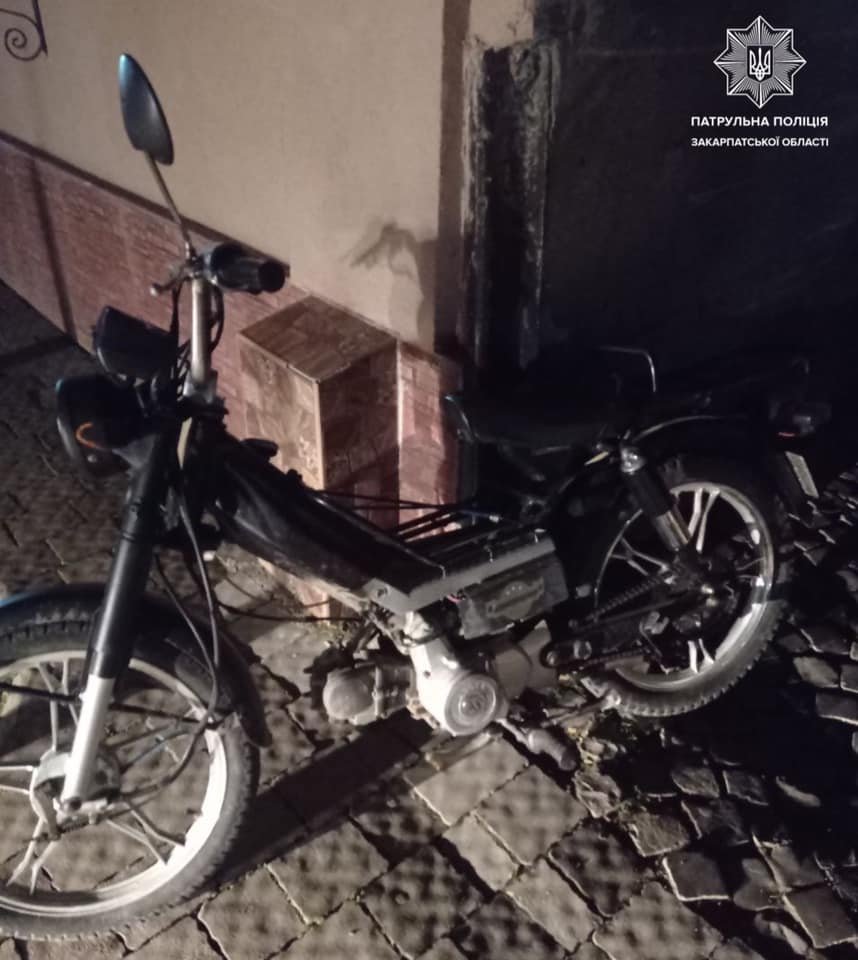 Нетверезий водій втікав від патрульних: в Мукачеві затримали мотоцикліста