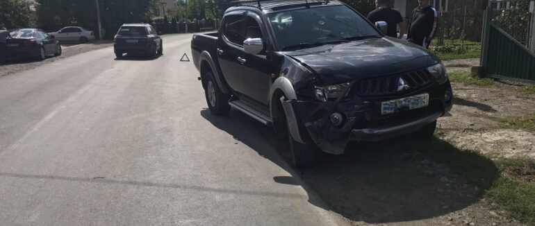 Повернула, не включивши поворотник: на Тячівщині трапилась аварія