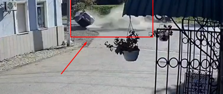 Невчасно вирішив обганяти: відео жорсткої аварії на Рахівщині