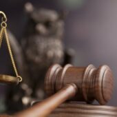 Гвалтівника випустили під заставу: на Закарпатті суд визнав невинним чоловіка, який знущався над дівчинкою