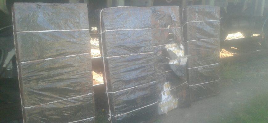 Приховали цигарки вартістю понад 160 тисяч грн: на Закарпатті митники виявили контрабанду у потязі