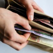 Мінімальна зарплата в Україні: чи очікувати зростання у 2021 році