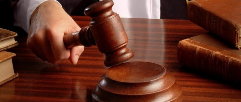 Виганяла чоловіка з дому: у Виноградові суд оштрафував конфліктну жінку