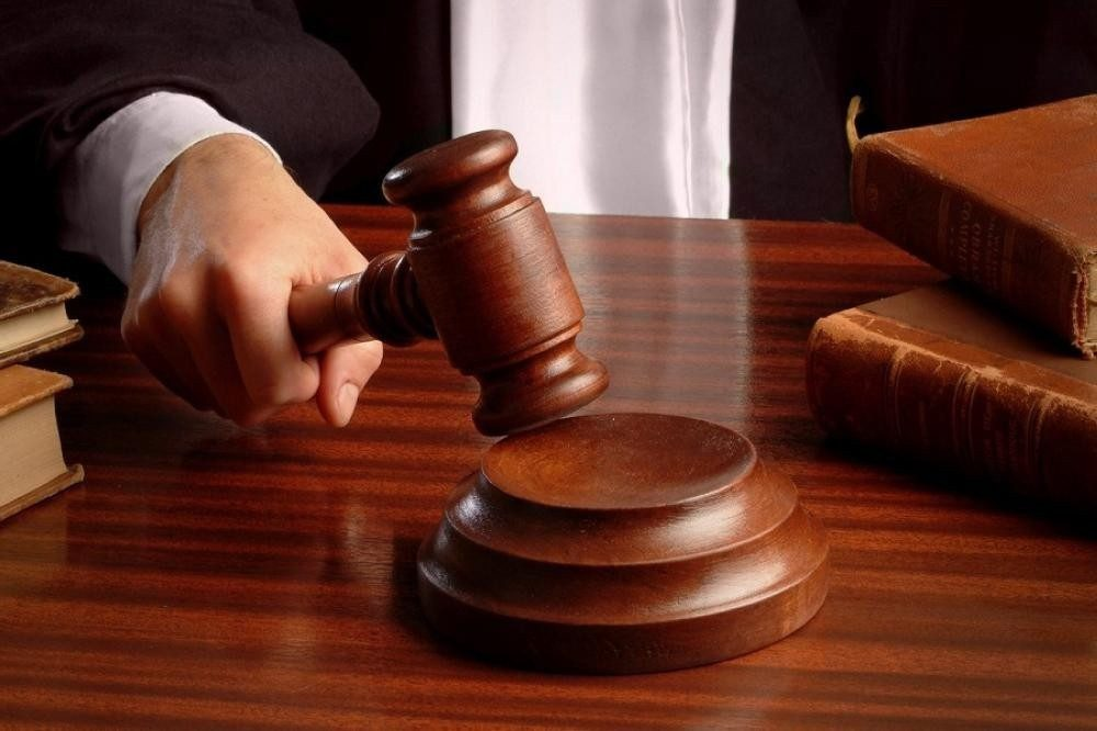 Виганяла чоловіка з дому: у Виноградові суд оштрафував конфліктну жінку