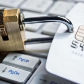 ПриватБанк блокує картки своїм клієнтам: в чому причина?