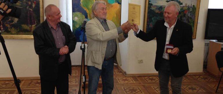 В Ужгороді закарпатські художники отримали “Золоту медаль”
