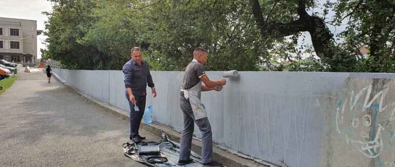 У Мукачеві розпочали працювати над новим муралом