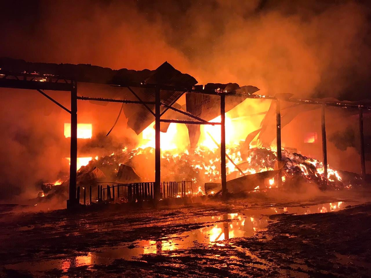 Смертельна пожежа на Тячівщині: в палаючій будівлі заживо згорів чоловік