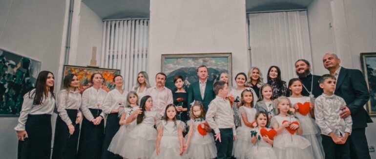 Зібрати кошти для маленької Кіри: в Ужгороді відбувся благодійний концерт