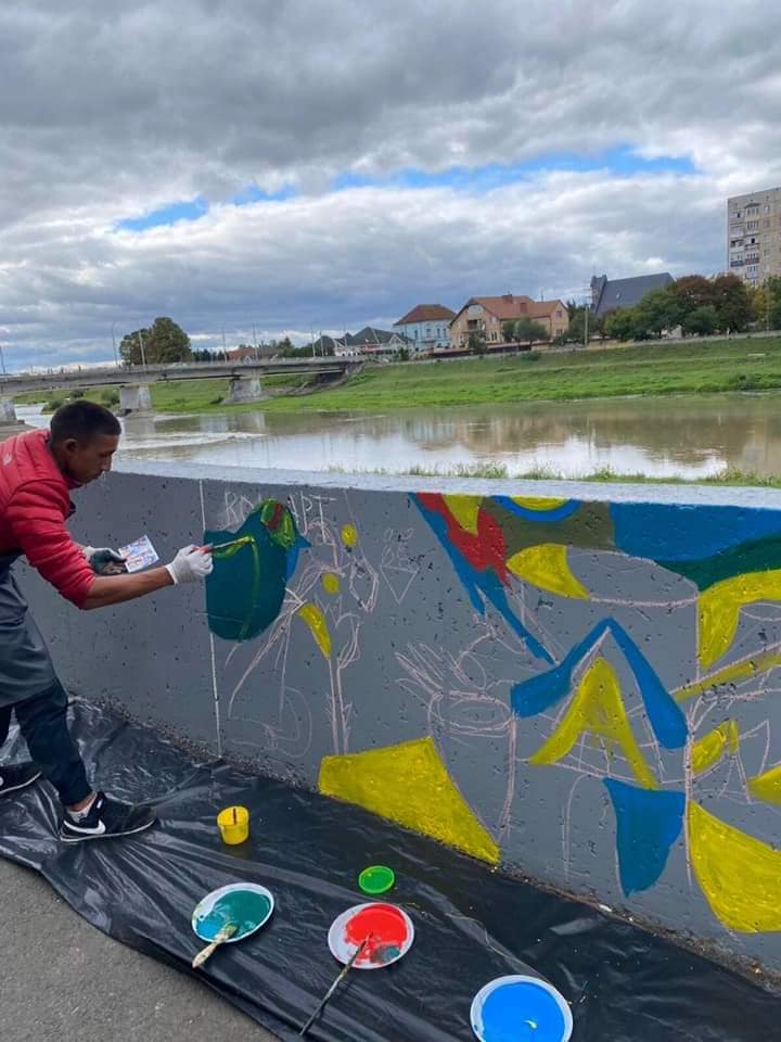 У Мукачеві стартував новий мистецький проєкт «ART-дамба. Мукачівський антураж»