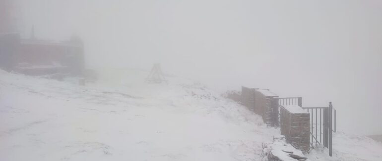 На високогір’ї Карпат сніжить вже другий день