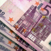 Курс євро падає п’ятий день поспіль