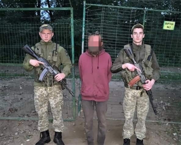 На Закарпатті на українсько-словацькому кордоні затримали поляка, який вдруге незаконно перетинає кордон