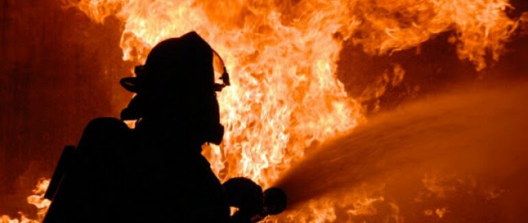 Масштабна пожежа на Закарпатті: вночі горіло підприємство