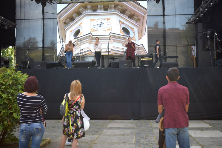 Святковий концерт до Дня Ужгорода можна дивитися онлайн