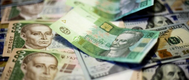 Курси долара та євро на 25-26 вересня: що буде з валютою на вихідних