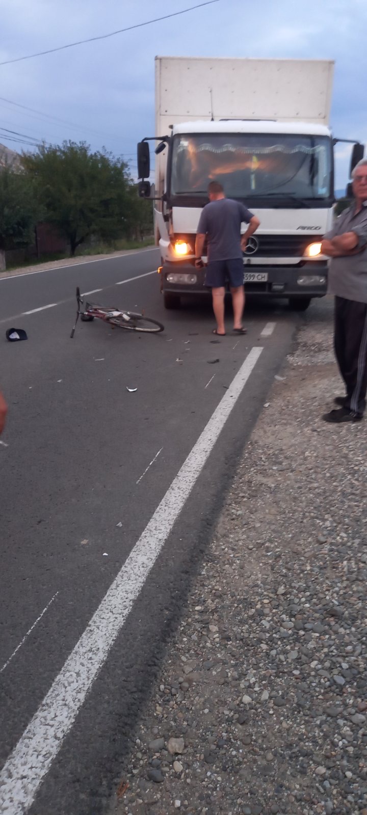 ДТП на Мукачівщині: під колесами вантажівки опинився велосипедист