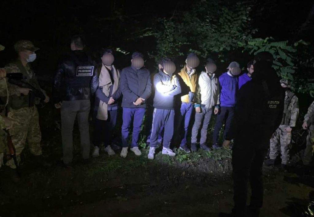 В Ужгородському районі затримано 8 осіб азійської зовнішності без документів
