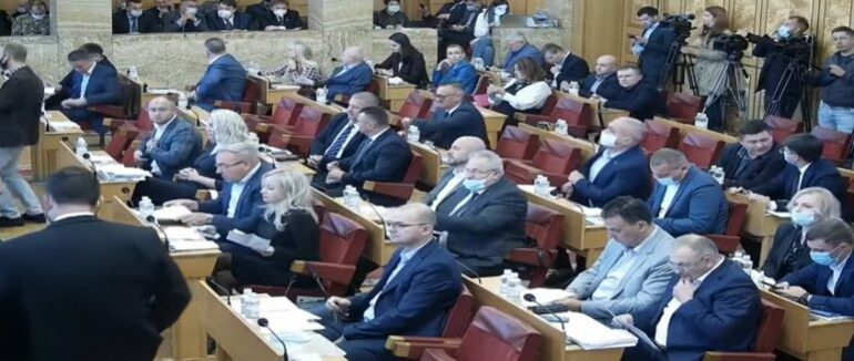 В Ужгороді розпочалось засідання Закарпатської обласної ради (ПРЯМА ТРАНСЛЯЦІЯ)