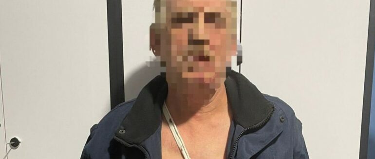 Тяжко побив доньку та дружину: на Закарпатті поліція затримала чоловіка