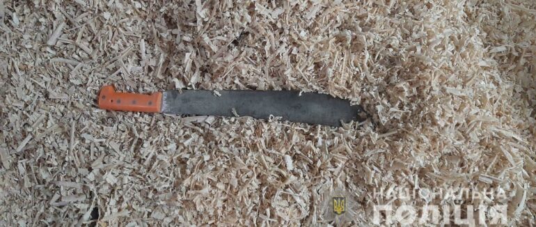 Погрожував мачете: на Ужгородщині затримали молодика на підпитку