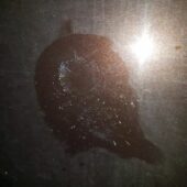 В Іршаві невідомі закидали яйцями автомобіль – соцмережі