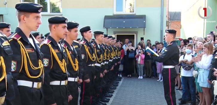Річниця ліцею: у Мукачеві вивчатимуть військову підготовку ще 99 учнів (ФОТО, ВІДЕО)