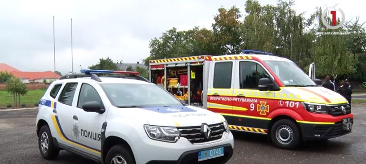 У Мукачівській спеціалізованій школі №4 рятувальники і поліцейські провели інструктаж (ФОТО, ВІДЕО)