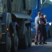 Сумнівна діяльність: на Ужгородщині вивозять та реалізують у власних цілях тонни піску (ВІДЕО)