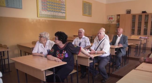 Молоді душею: у місті над Латорицею відбулась зустріч випускників 1961 року (ФОТО, ВІДЕО)