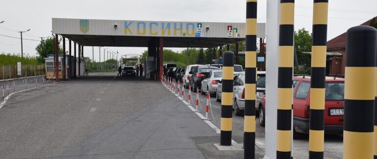 На двох закарпатських кордонах спостерігаються черги