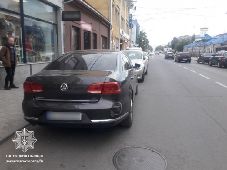 Вчинив ДТП та зник: в Ужгороді розшукують винуватця