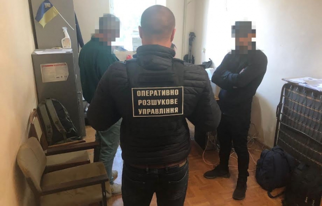 Громадянин Туреччини налагодив "канал" для нелегалів: на Закарпатті іноземця взято під варту