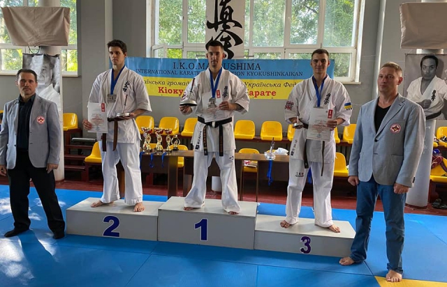 Мукачівець виборов “золото” на чемпіонаті України Кіокушинкайкан Карате