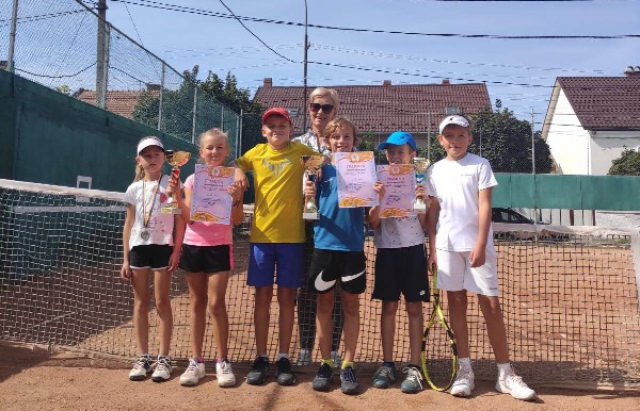 У Мукачеві відбувся рейтинговий турнір серед юних тенісистів
