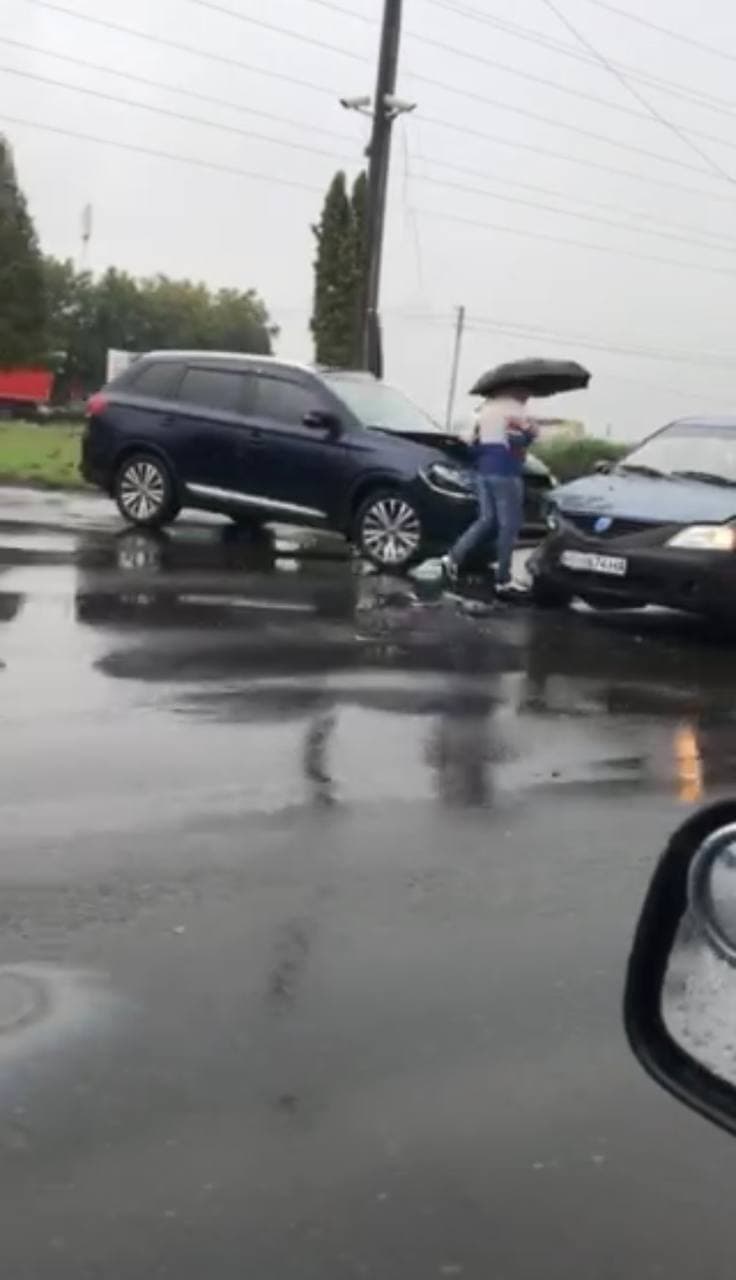 ДТП у Мукачеві: не розминулися два легковики