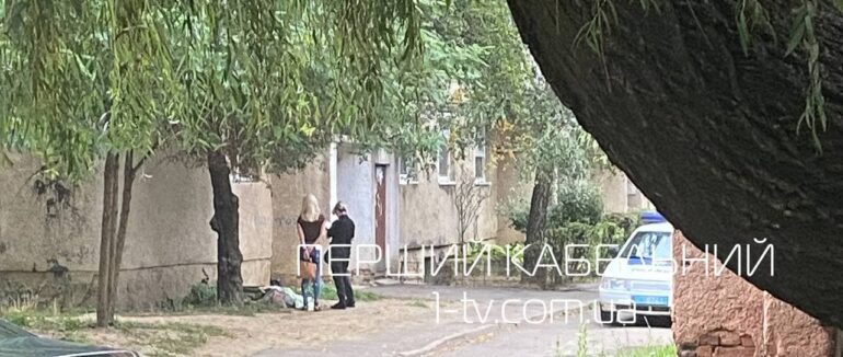 Зранку в одному із мікрорайонів Мукачева знайшли мертвого чоловіка