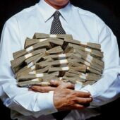 Привласнили майже 250 тисяч: на Закарпатті викрили схему розкрадання бюджетних коштів