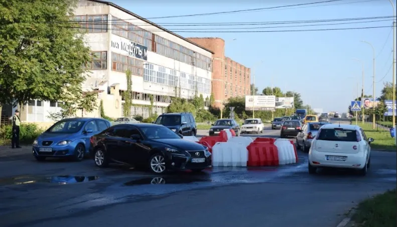 Експериментальне коло в Ужгороді: в районі Боздоша відкрили круговий рух