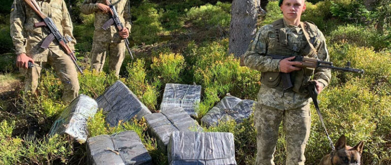 Навіть після пострілів продовжували втікати: на Закарпатті намагались перемістити через кордон контрабанду