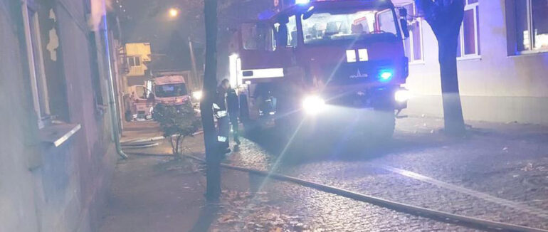 Нічна пожежа в Хусті: господар будинку отруївся чадним газом, рятуючи домашніх улюбленців